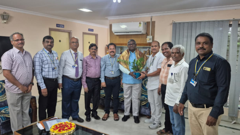 LIC OBC Employees Welfare Association Meets Zonal Manager at Rajamahendravaram Division
